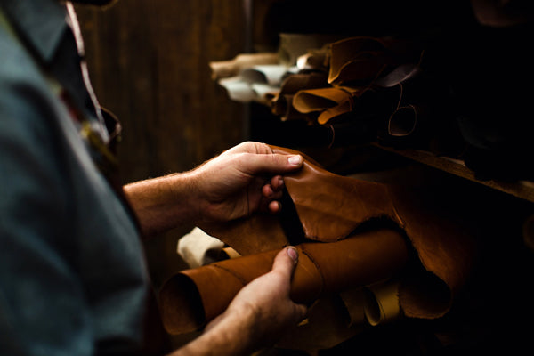 Choosing Men's Leather Wallet for Everyday Use